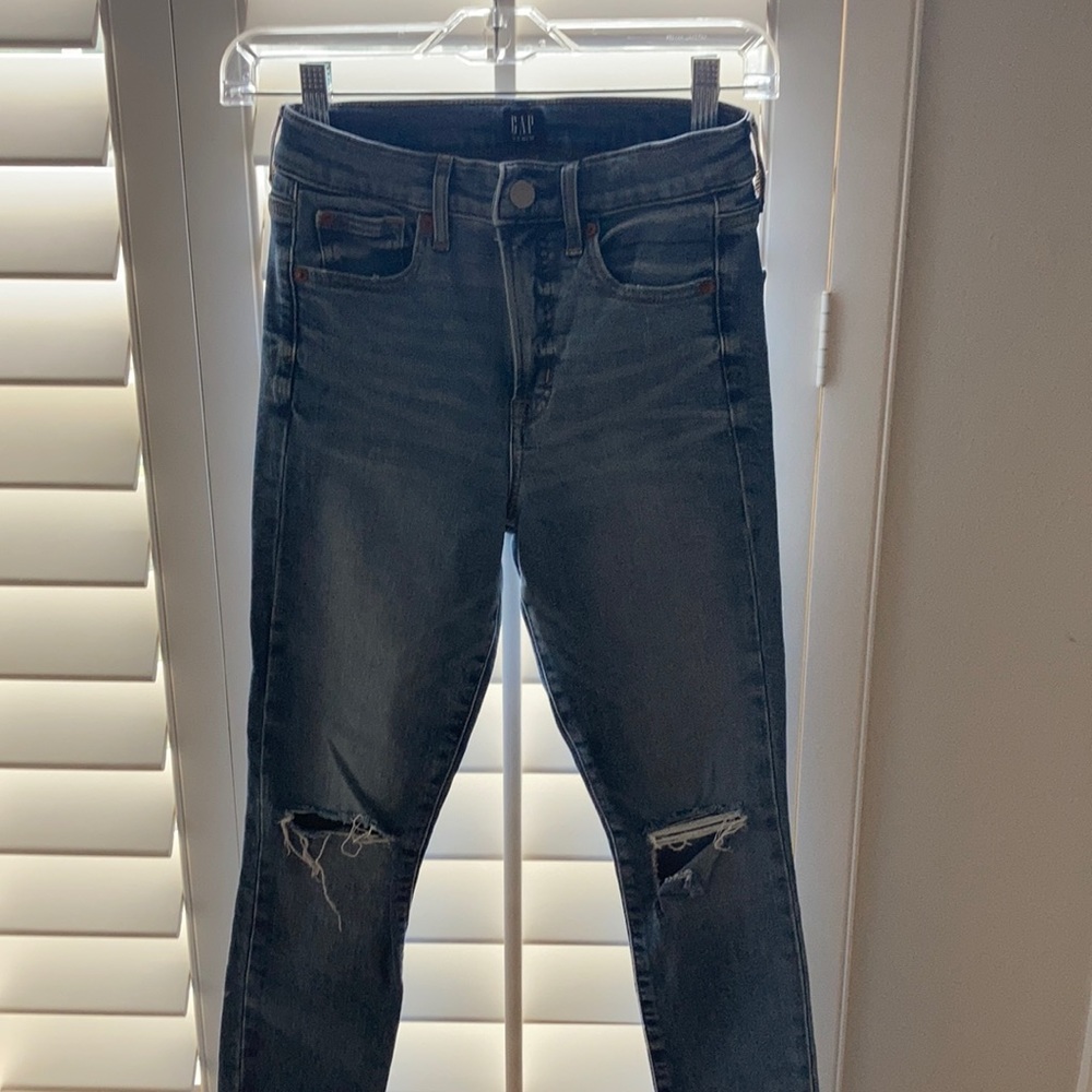 Gap....size 24 regular “true skinny” jean
